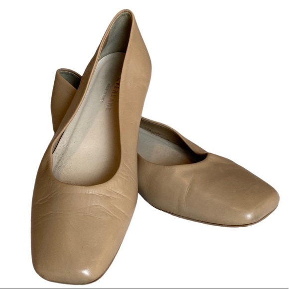 Everlane Shoes - Everlane The 90's  square toe Italian Tan Leather Ballet Flats Shoes Size 8